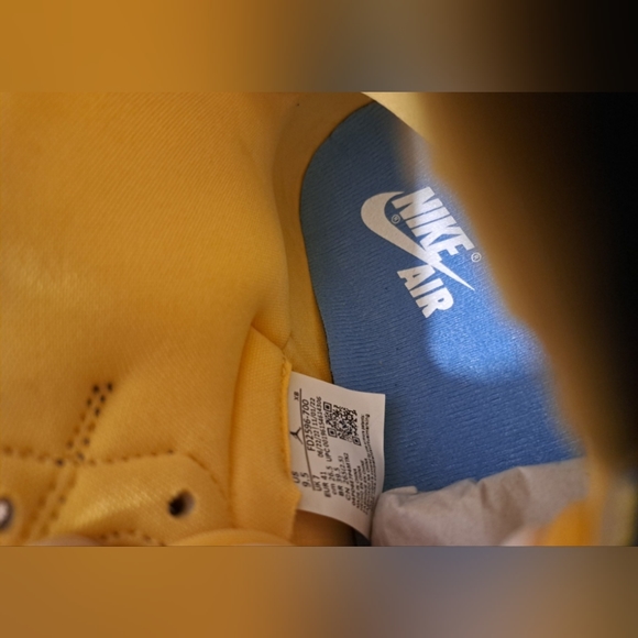 Nike WMNS AirJordan 1 High OG Game Royal and Varsity Maize New Size 9.5 - Picture 6 of 14